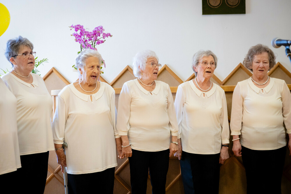 Jubileumot ünnepel az Őszirózsák Kórusa
